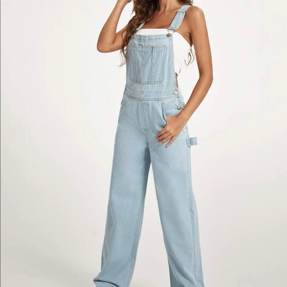 NEW SHEIN Women's Light Wash Denim Overalls - Large 8/10
